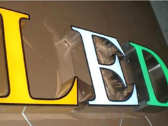 富民介绍LED招牌的基础知识。